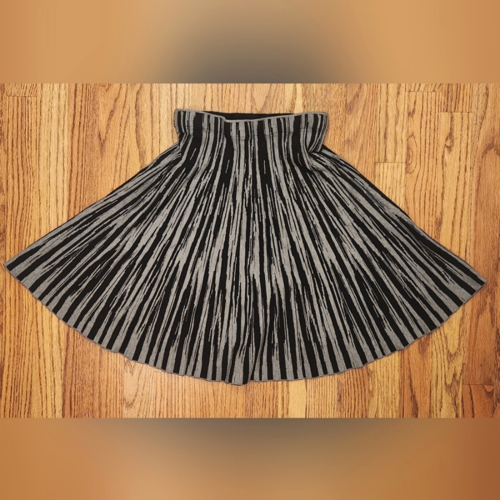 CARMEN by Carmen Marc Valvo Flare Knit Skirt, X-Small